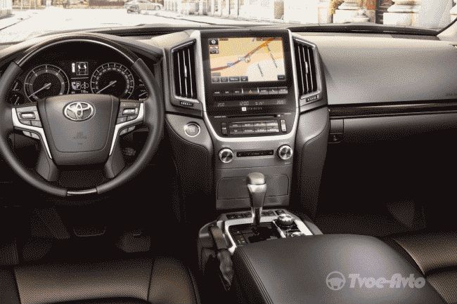 Обновленный "Toyota Land Cruiser 200" доступен для заказа в России