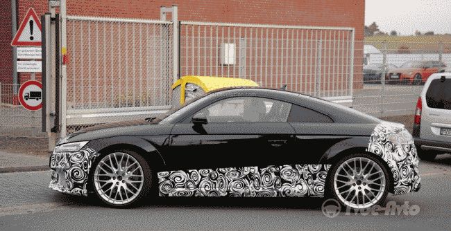 "Заряженный" Audi TT-RS Coupe проходит тесты в собственном кузове