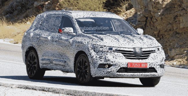 Новый семиместный внедорожник Renault Koleos проходит дорожные испытания