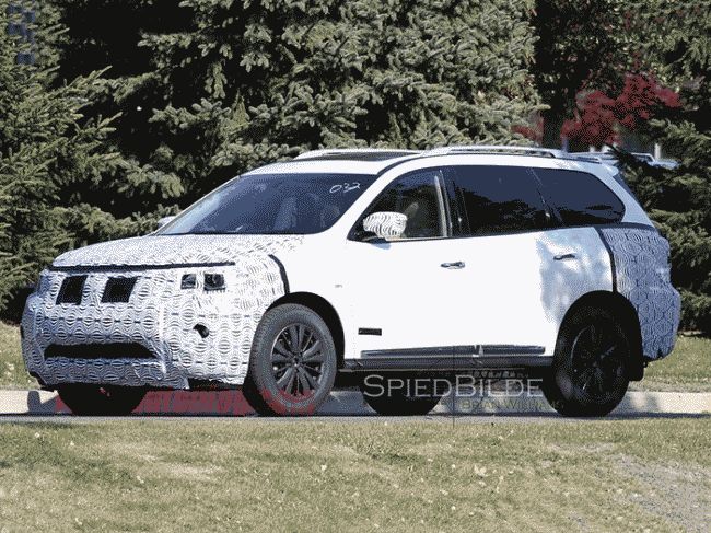 Обновленный Nissan Pathfinder вывели на тесты
