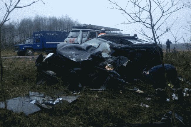 Под Ярославлем в ДТП с иномаркой и машиной Почты России пострадали два человека 