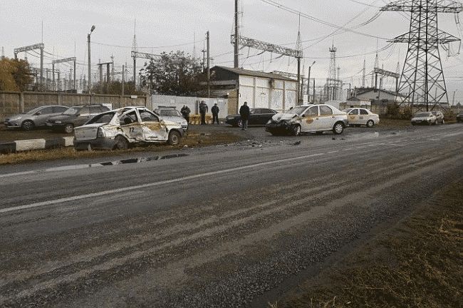 В Ростовской области два таксиста не поделили дорогу, погибла пассажирка
