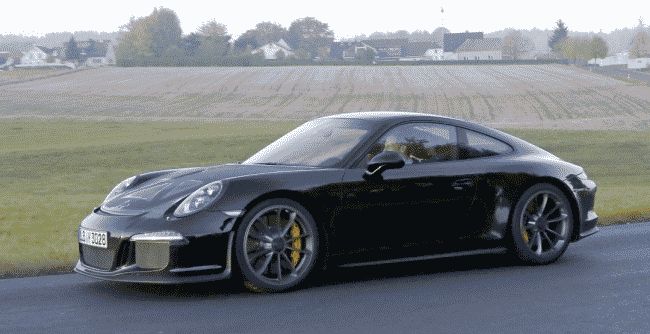 На тестах впервые замечено юбилейное купе Porsche 911 R 