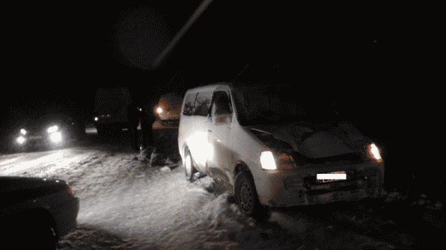 Из-за снегопада в Екатеринбурге водитель иномарки сбил парня и насмерть девушку