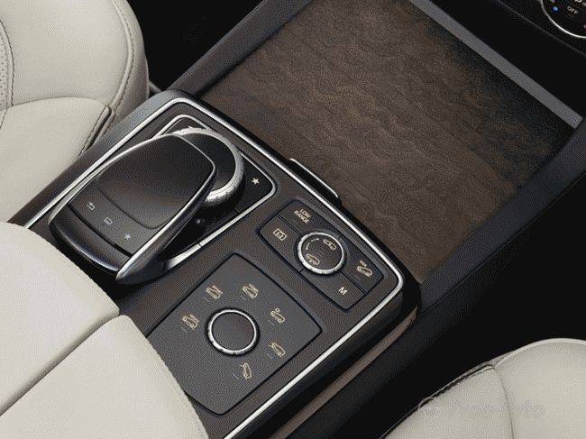 Mercedes-Benz рассекретил внедорожник GLS 2016