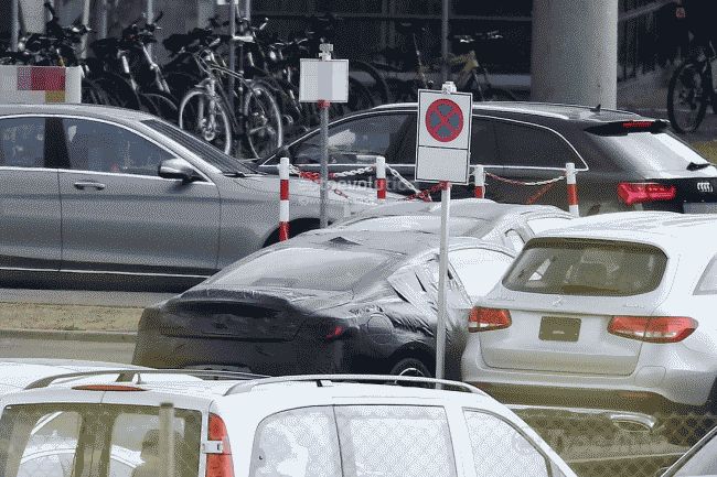 В Сети опубликованы шпионские фото серийного купе Infiniti Q60