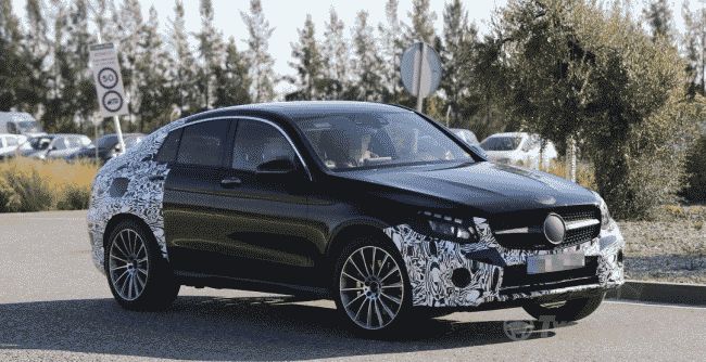 Новая версия кросс-купе Mercedes-Benz GLC 450 Coupe замечена на тестах