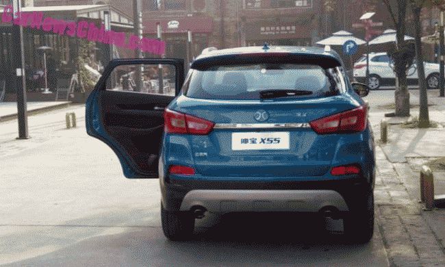 "Живые" фото китайского кроссовера Beijing Auto Senova X55 появились в Сети