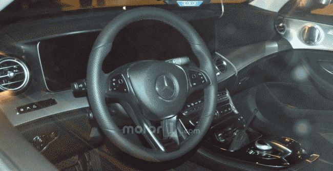 В Сети появились фото интерьера нового Mercedes-Benz E-Class
