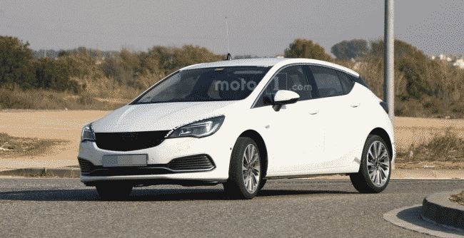 «Заряженный» Opel Astra GSI 2016 впервые вышел на тестирование