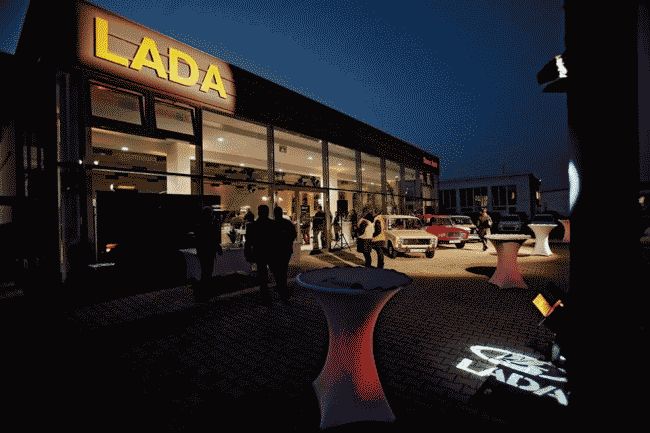 В Венгрии состоялось открытие первого автосалона Lada