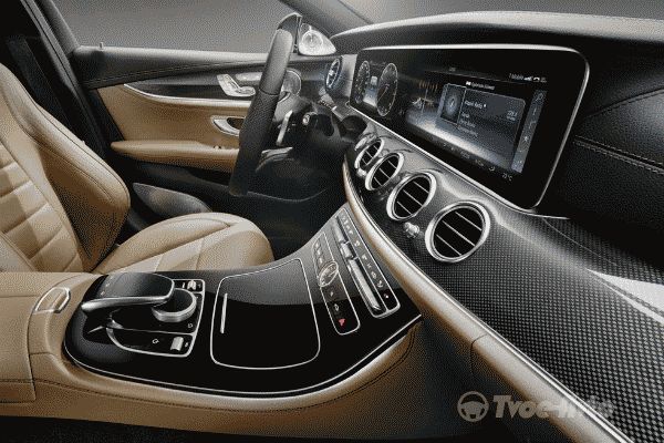 В Сеть "утекли" официальные снимки нового Mercedes-Benz E-Class