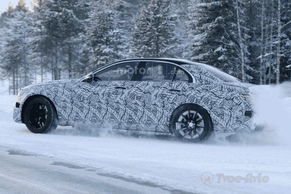 Новый Mercedes-AMG E63 проходит тестирование