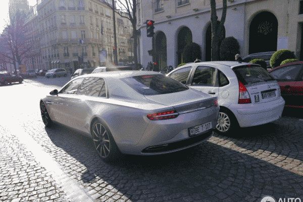 В Сети появились "живые" фото седана Aston Martin стоимостью миллион евро