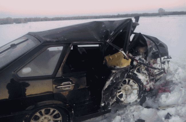 На трассе "Тюмень – Омск" в утреннем ДТП с участием двух легковушек погиб один и пострадали 5 человек
