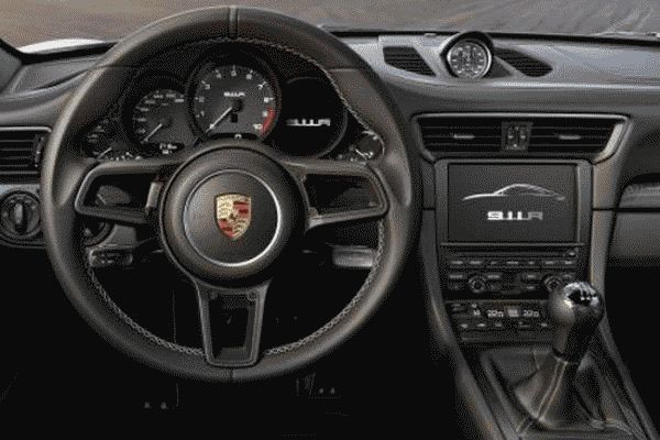 До дебюта в Женеве в Сеть просочились официальные фото "юбилейного" Porsche 911