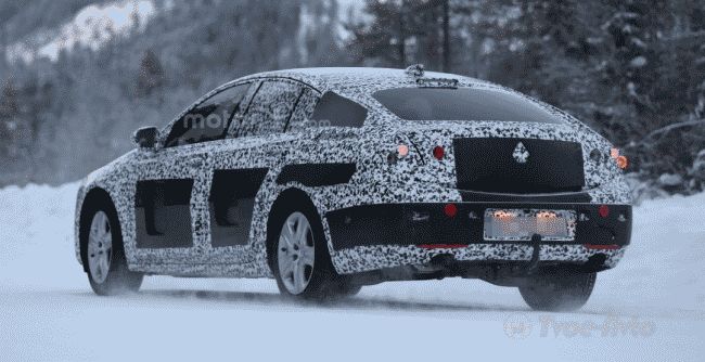 Opel Insignia 2017 проходит испытания холодом