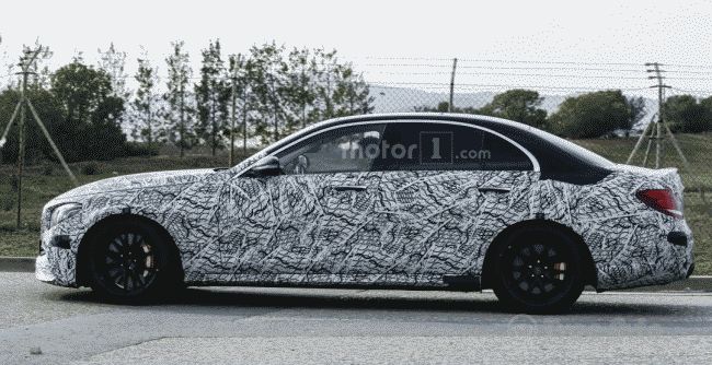 Mercedes-AMG E63 2017 показался на новых шпионских фото 