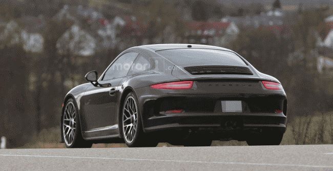 Внешность спорткупе Porsche 911 R рассекречена на шпионских фото 