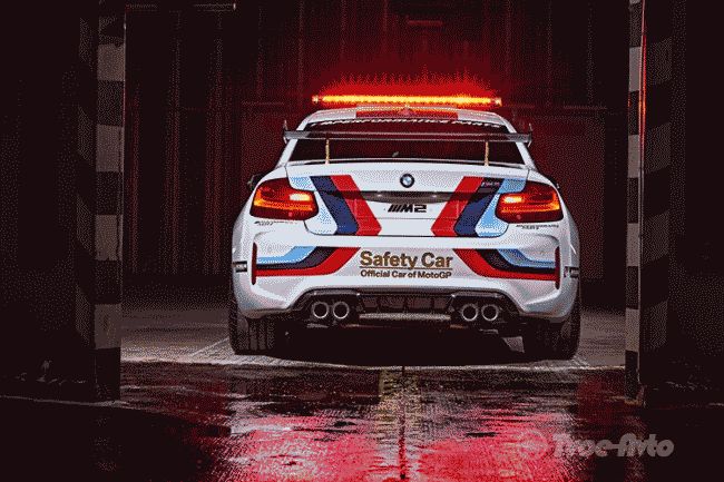 BMW создала из купе M2 пейс-кар для мотогонок