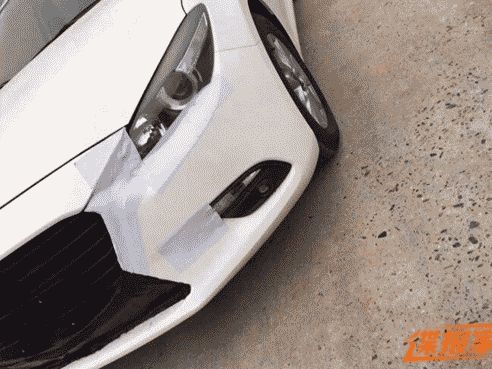 Обновленная Mazda3 "засветилась" на шпионских фото