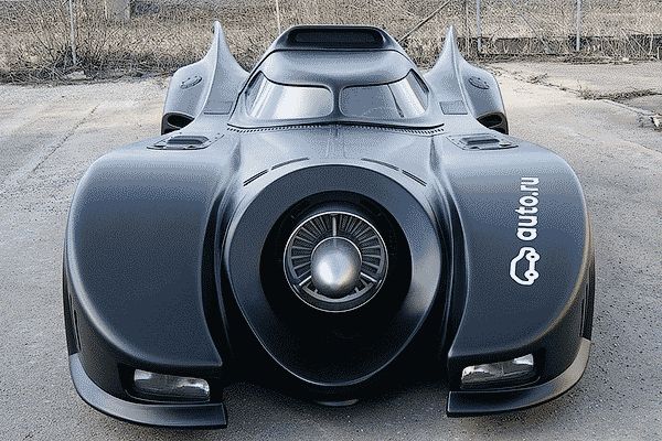 Россиянам предлагают легендарный «Бэтмобиль» за 1 млн евро