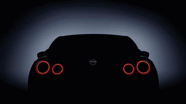 Nissan анонсировал дебют обновленного суперкара