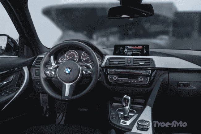 BMW начнет продажи 330e iPerformance летом 2016 года