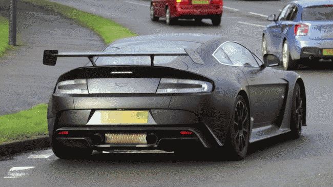На тестах впервые замечен гоночный Aston Martin Vantage