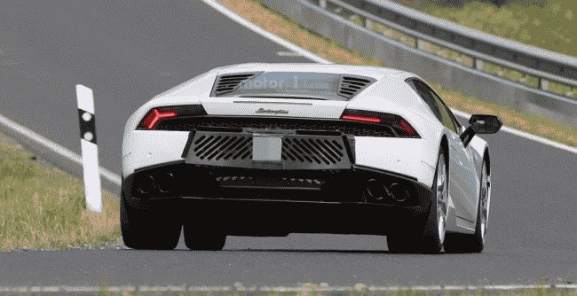 Новую версию Lamborghini Huracan тестируют с шестью выхлопными трубами