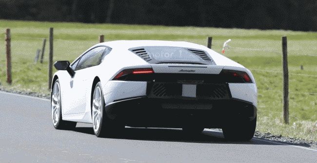 Новую версию Lamborghini Huracan тестируют с шестью выхлопными трубами