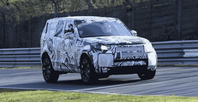 Новый Land Rover Discovery тестируют на трассе Нюрбургринга