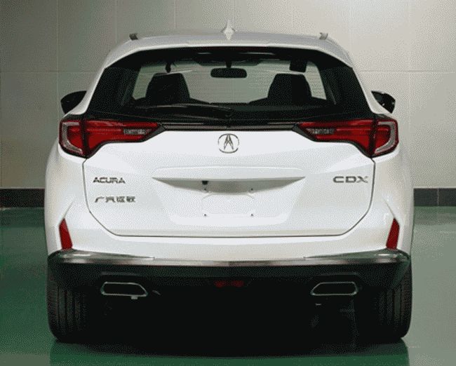 Кроссовер Acura CDX показался на "живых" фото без маскировки