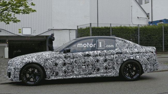 BMW вывел на европейские дороги тестовый прототип нового M5