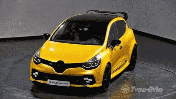 "Заряженный" Renault Clio RS показался на фото