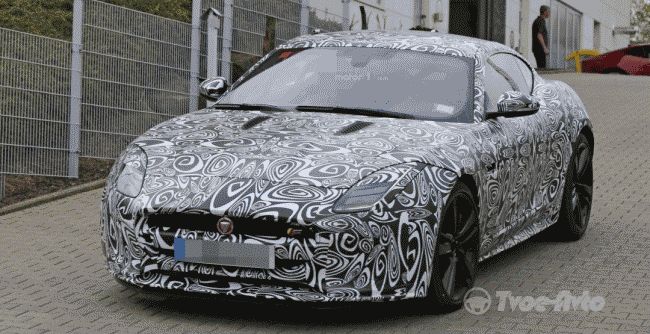 Новый Jaguar F-Type "попался" на трассе Нюрбургринга
