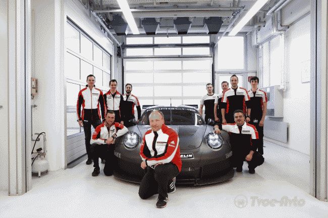 Porsche презентовала гоночный 911 RSR для соревнований на выносливость
