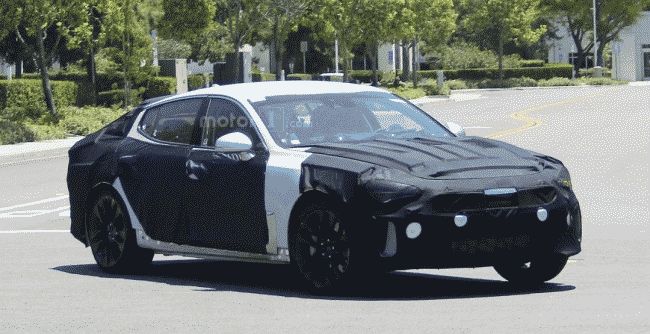 Серийная версия Kia GT впервые замечена фотошпионами
