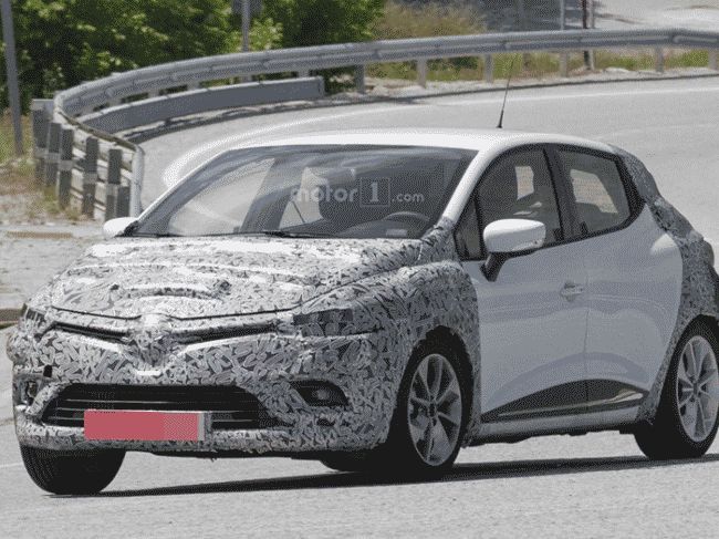 Renault вывел на тесты обновленный Clio