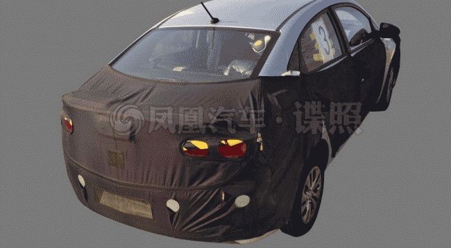 Новое поколение Hyundai Solaris снова замечено на тестах