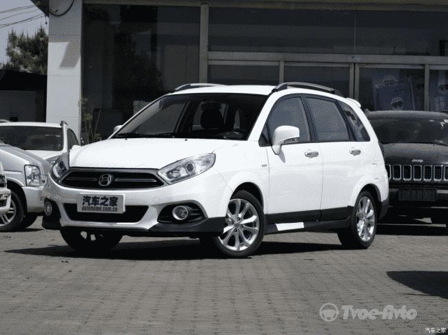 В Китае показали модернизированную копию модели Suzuki Liana