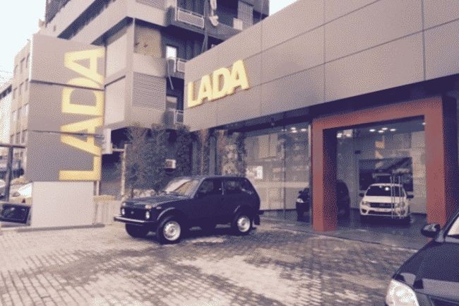 АвтоВАЗ возобновил продажи авто в Ливане, открыв новый дилерский центр 