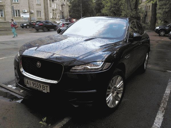 Первый кроссовер марки Jaguar засветился на дорогах Украины