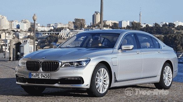Озвучены российские цены новой линейки моделей BMW i-Performance