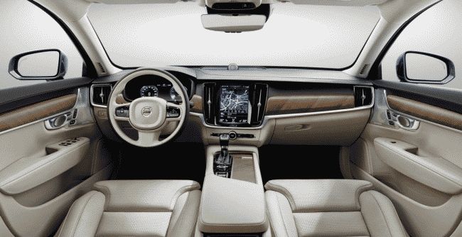 Компания Volvo в РФ назвала рублевые цены на флагманский седан S90