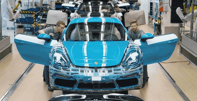 Новый Porsche 718 Cayman начали собирать на заводе в Штутгарте