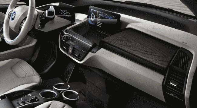 Обновленный вариант BMW i3 доехал до американцев