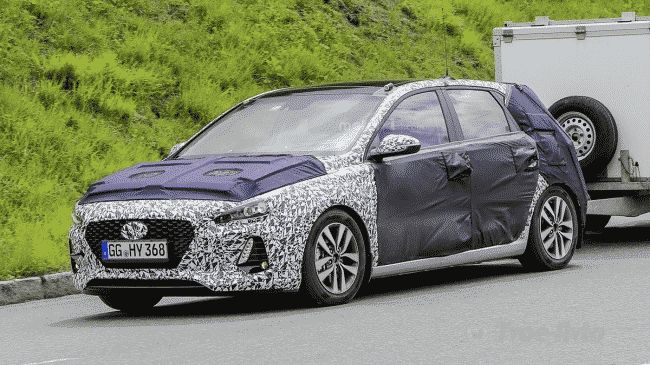 Hyundai вывел на тесты новый хэтчбек i30 с прицепом