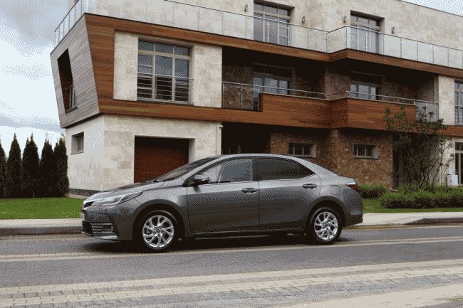 Toyota в России представила обновленный Corolla