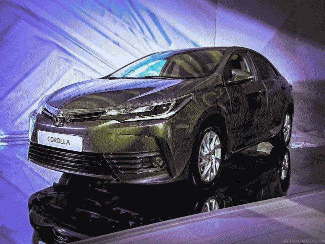 Toyota показала новый Corolla Altis на фото
